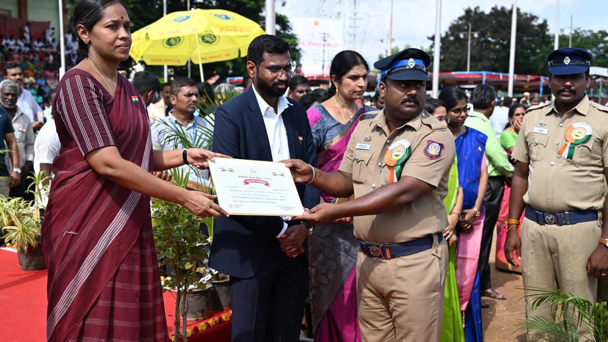 Independence Day celebrated in Salem and Namakkal districts