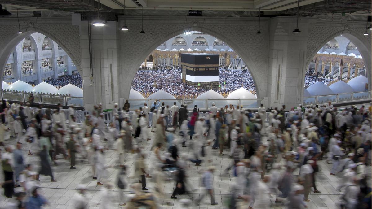 Huge Crowds Circle Kaaba As Hajj Begins In Saudi Heat The Hindu