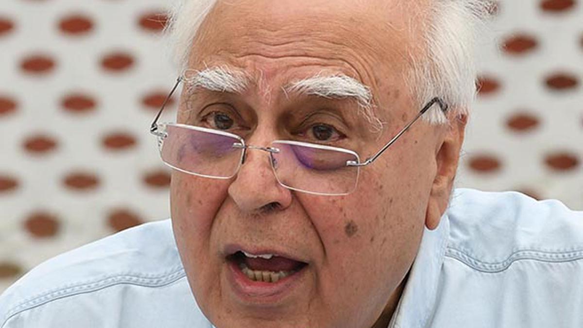 Govt promulgated ordinance to say it will have final say even if SC comes in the way, says Sibal