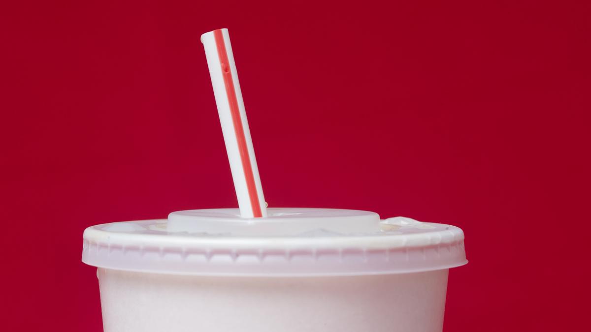 ’Back to plastic’: Trump pushes for plastic straws as he declares paper ones ’don’t work’