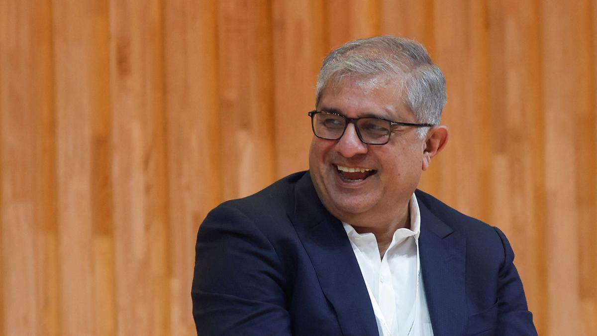 Axis Bank Q2 PAT up 10% to ₹5,864 crore