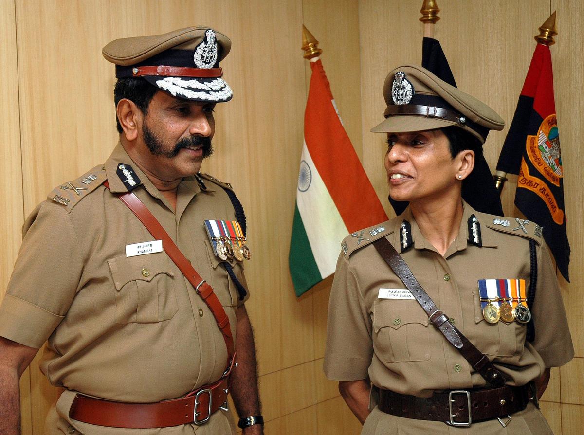 लेटिका सरन को 20 अप्रैल, 2006 को आर. नटराज की उपस्थिति में चेन्नई के पुलिस आयुक्त के रूप में कार्यभार संभालते हुए देखा गया। लेटिका सरन को 20 अप्रैल, 2006 को आर. नटराज की उपस्थिति में चेन्नई के पुलिस आयुक्त के रूप में कार्यभार संभालते हुए देखा गया।