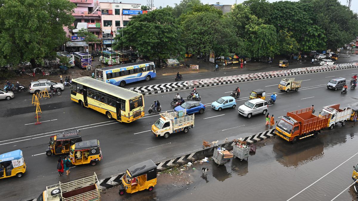 Novel idea does away with prolonged waiting time for vehicles at Arapalayam signal