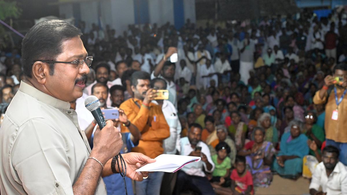 Dhinakaran questions DMK government for awarding textbook printing contract to presses in Andhra Pradesh