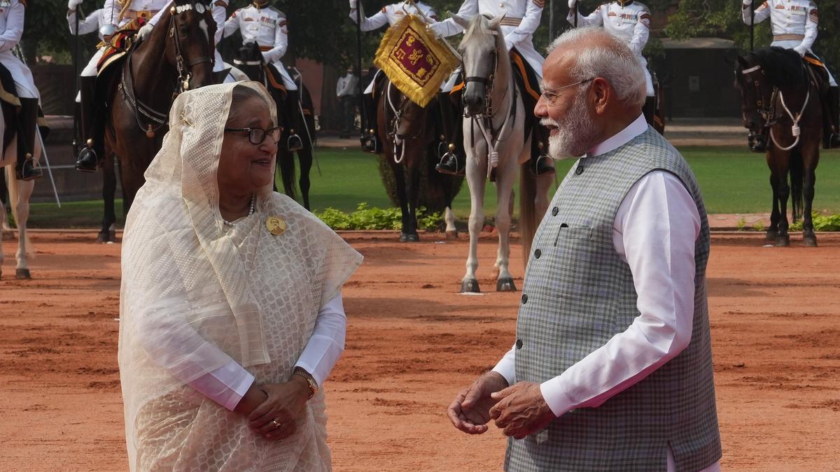 Sheikh Hasina receives ceremonial welcome at Rashtrapati Bhavan