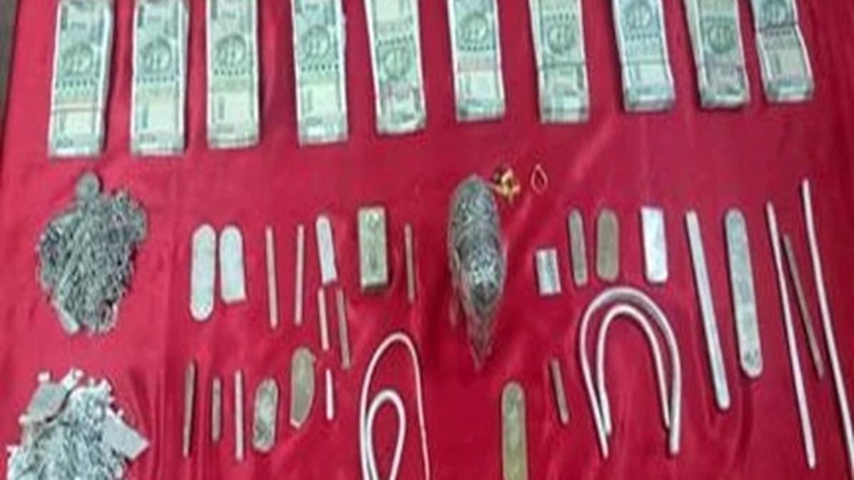 Five from Solapur dist. arrested for stealing gold, silver valuables worth ₹95.71 lakh from jewellery workshop