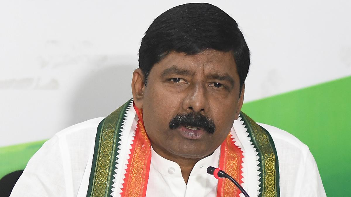 Plan Rahul, Priyanka meetings in Andhra Pradesh, says Gidugu Rudra Raju at CWC meeting in Hyderabad