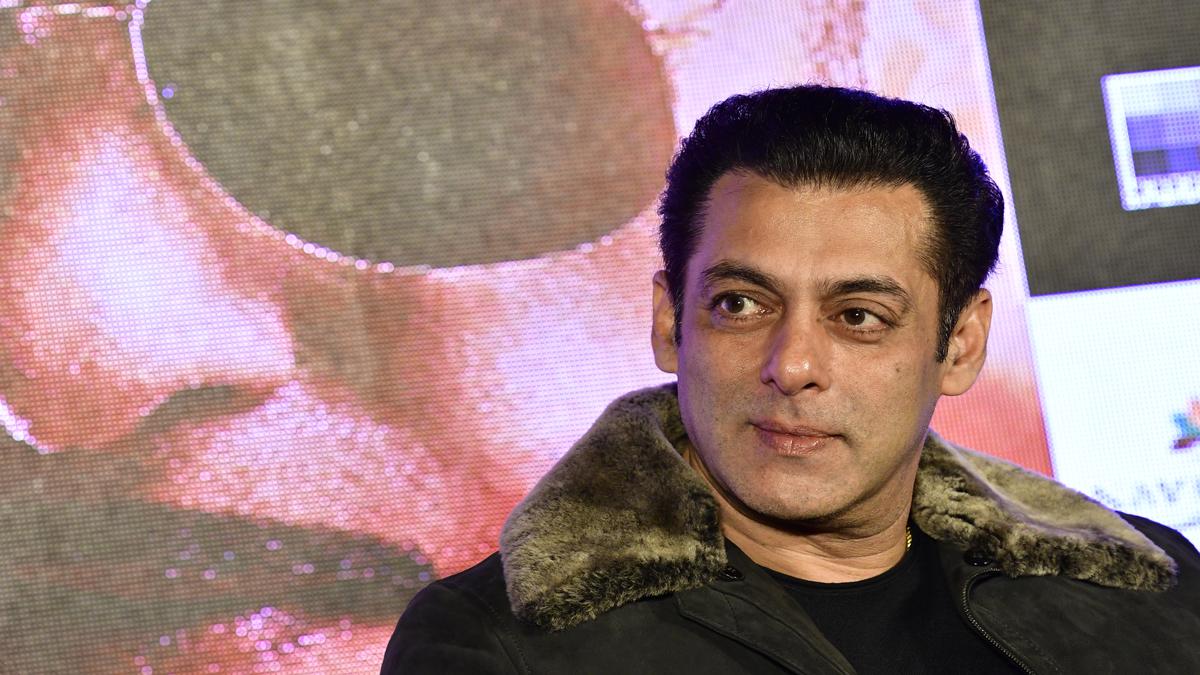 Salman Khan Receives Threat Email; Mumbai Cops File FIR Against ...