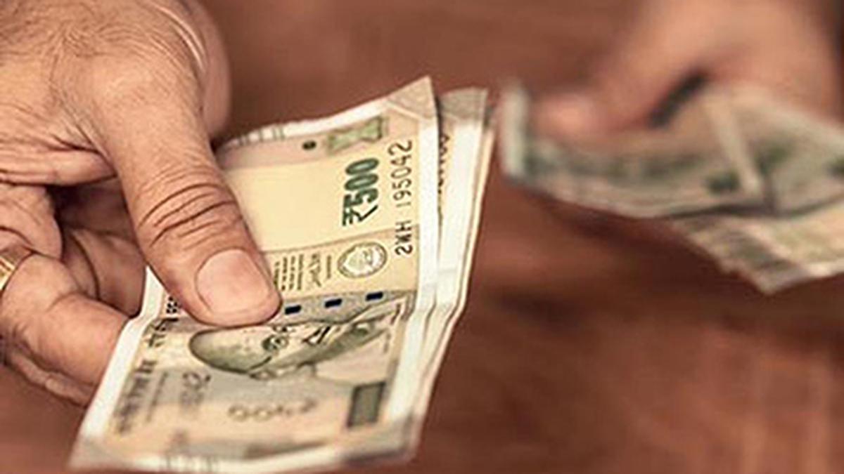 Rupee falls 8 paise against US dollar in early trade