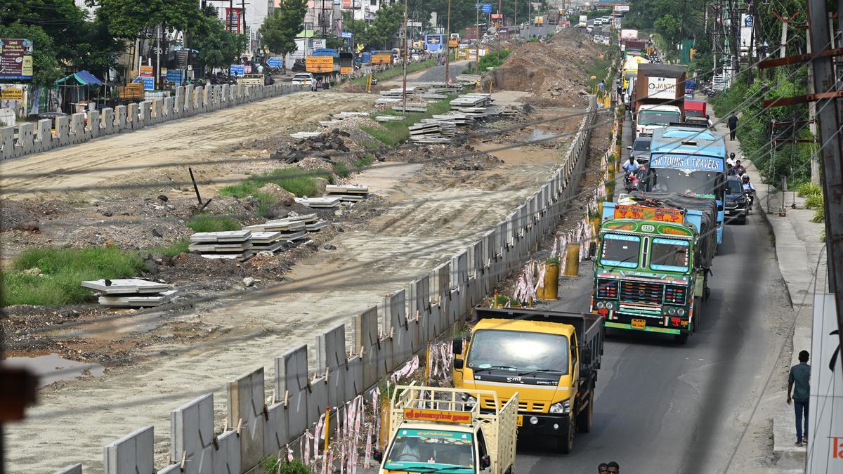 Residents demand pedestrian underpass at Mamangam flyover in Salem