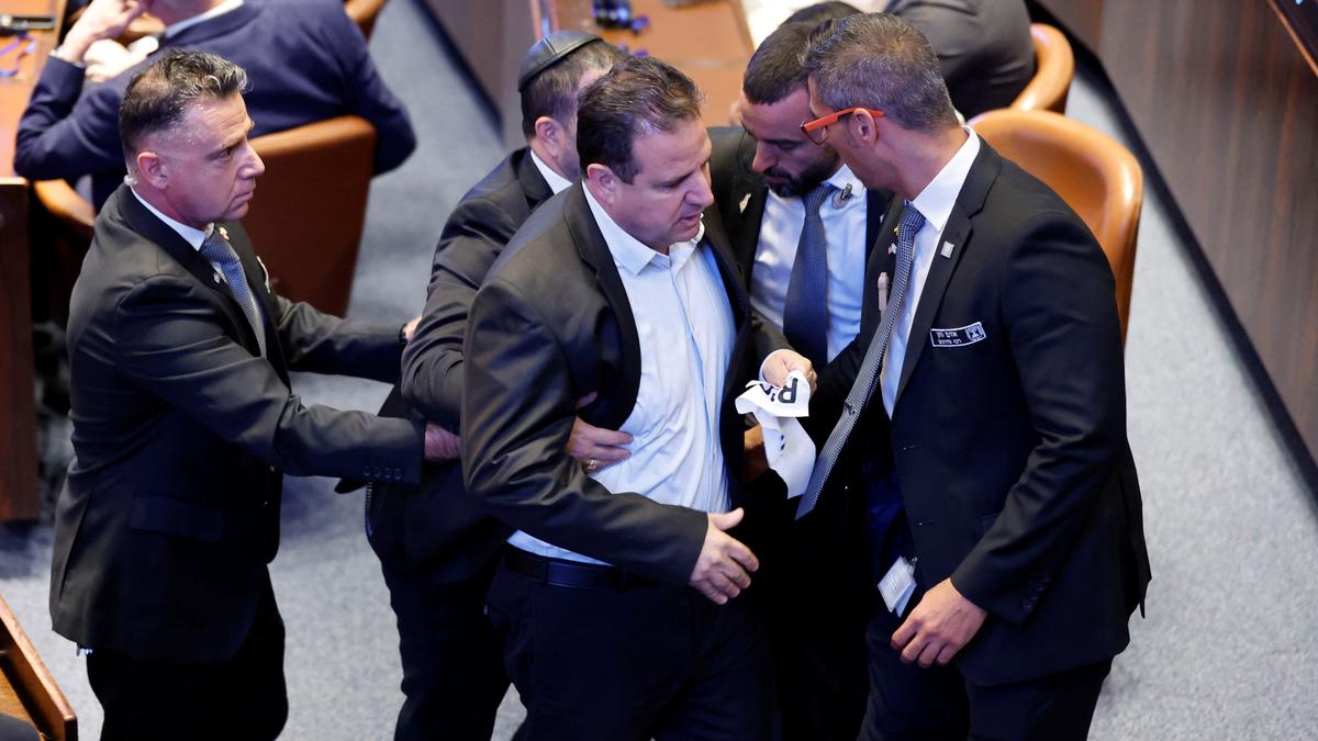 Knesset protest by left wing members briefly interrupts Trump speech