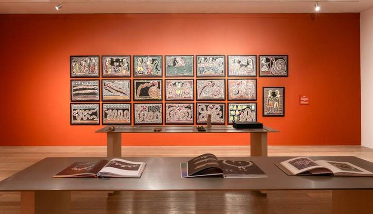 पद्मा श्री बाउ देवी के बाल बसंत (2005) भालि और भाई के मितिलाउल्ट्स से चित्रों की भूरानी शैली में एक श्रृंखला है। पद्मा श्री बाउ देवी के बाल बसंत (2005) भालि और भाई के मितिलाउल्ट्स से चित्रों की भूरानी शैली में एक श्रृंखला है।