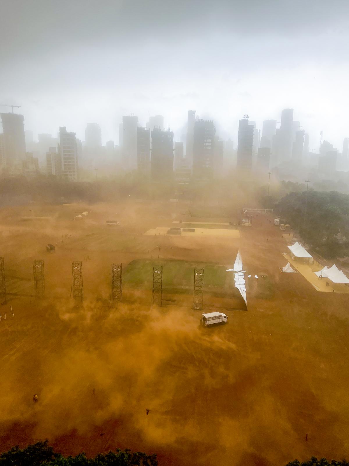 Mumbai witnessed its first rain of the season, but a massive duststorm disrupted traffic both on the road and in the air, turning the sky dark around 3 p.m.. Photo: Special Arrangement Mumbai witnessed its first rain of the season, but a massive duststorm disrupted traffic both on the road and in the air, turning the sky dark around 3 p.m.. Photo: Special Arrangement