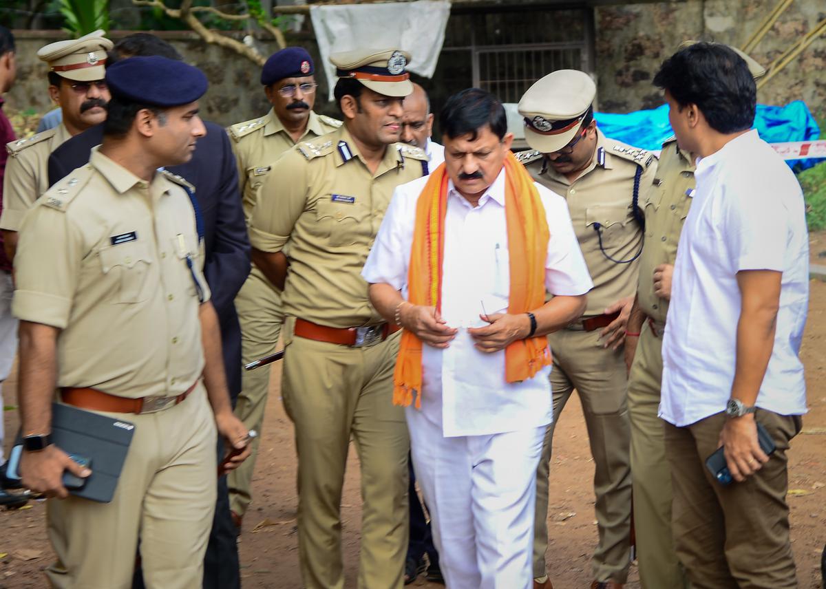 A decision on handing over Mangaluru blast probe to NIA will be taken in a day or two, says Karnataka Home Minister