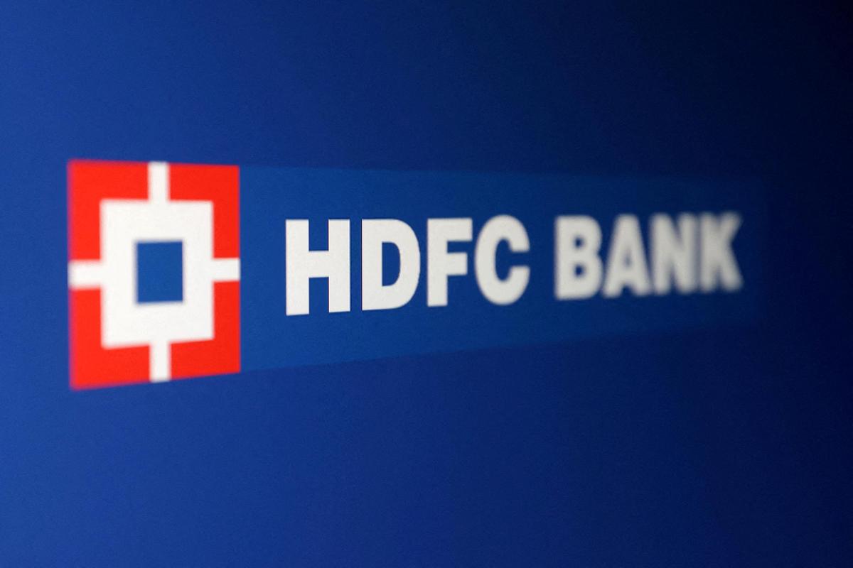 thehindu.com - Reuters - HDFC Bank falls on report of payments to attract big deposits