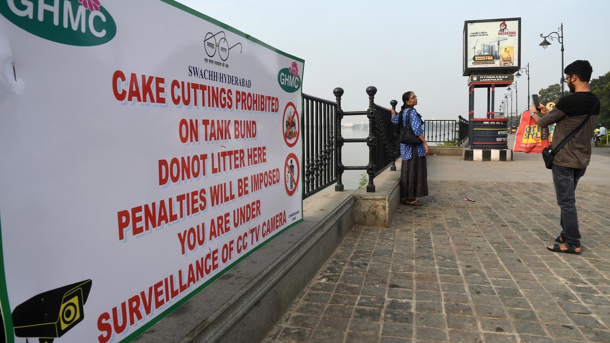 Cake cutting continues on Tank Bund-PVNR marg stretch despite ban