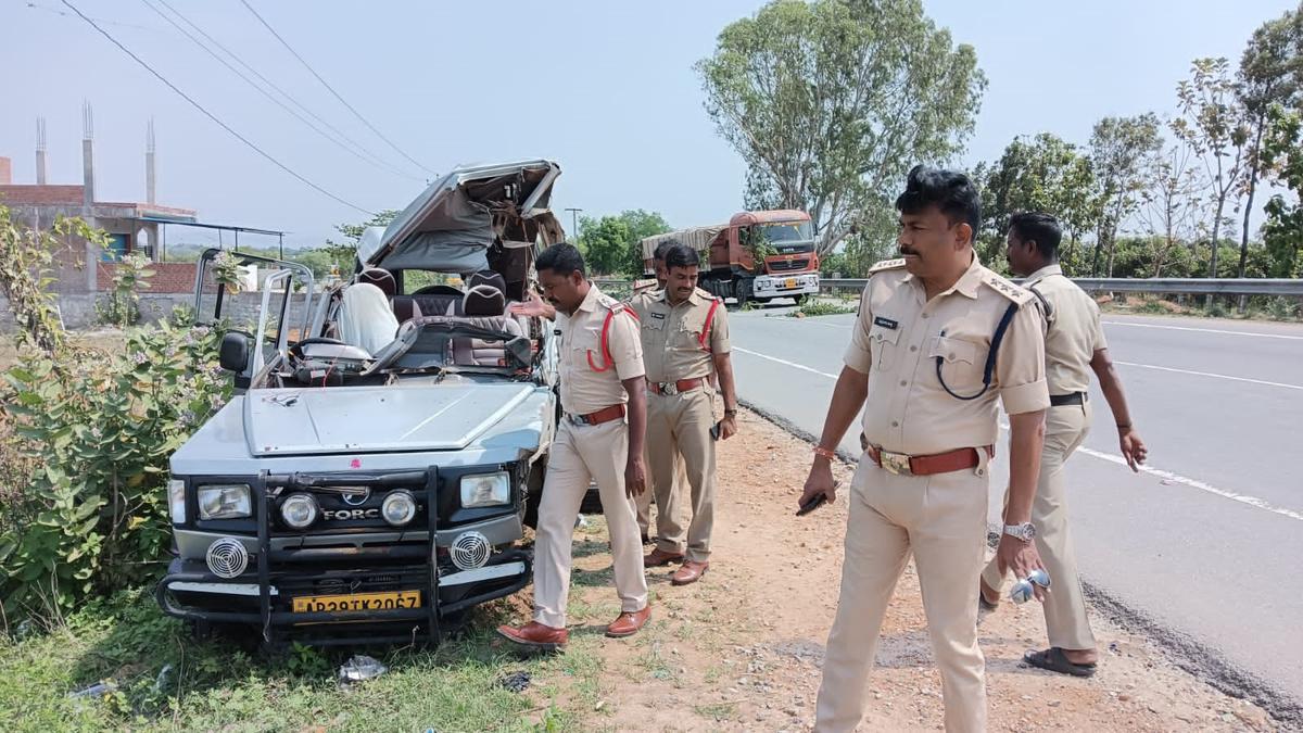 Four killed, six hurt in road mishap near Piler in A.P.’s Annamayya district