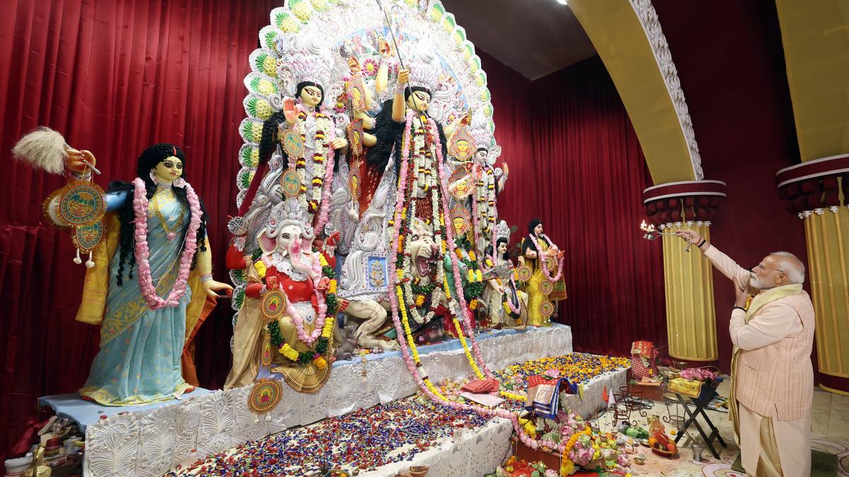 Durga Puja reflects spirit of unity, cultural vibrancy: PM