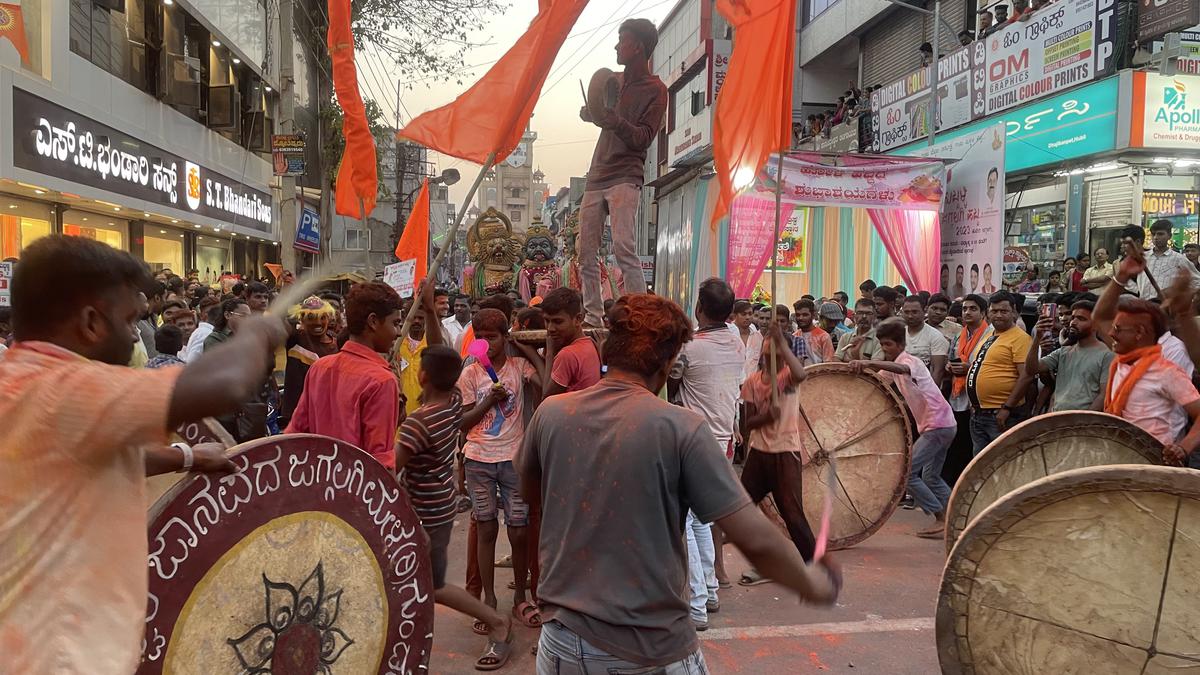 Hubballi Jagglagi Habba draws a huge crowd - The Hindu