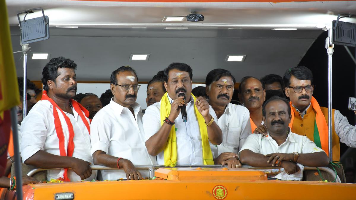Nainar Nagenthran criticises DMK for neglecting Theni