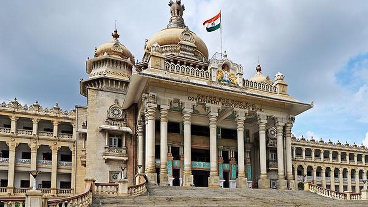 Man consumes poison near Vidhana Soudha, alleges police harassment