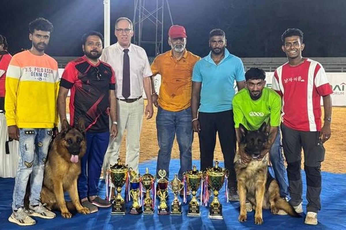 Dr PST Jambukeswaran (second from left) and K Nagarajan (fourth from left) at the show