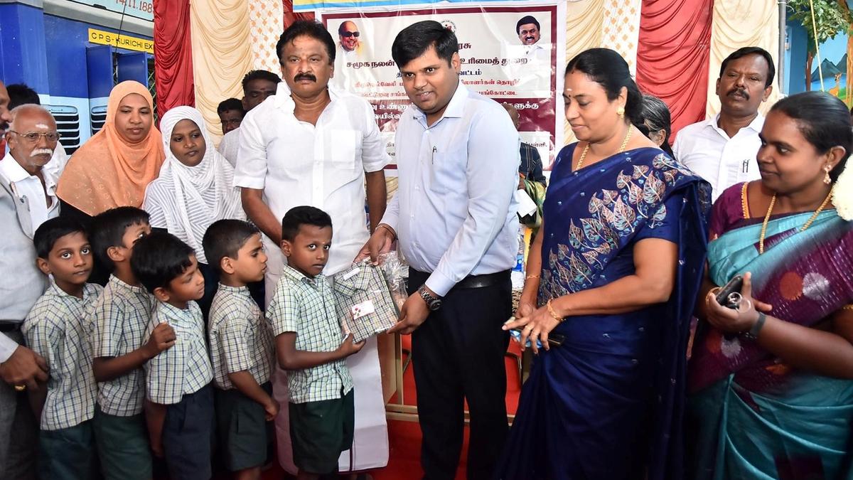 Distribution of free uniforms to schoolchildren commences; 65,053 children to get free uniforms in Tirunelveli