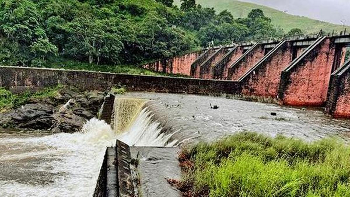 Water level in Mullaperiyar dam stands at 110.30 feet