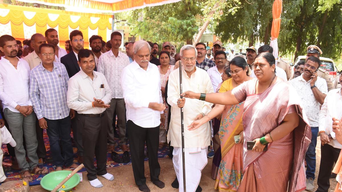 Minister Sharanabasappa Darshanapur lays foundation stone for drinking water project in Yadgir