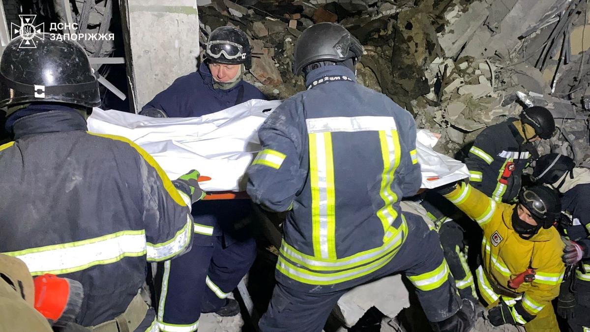 2 Ukrainian women are pulled alive from rubble hours after Russian missile strike