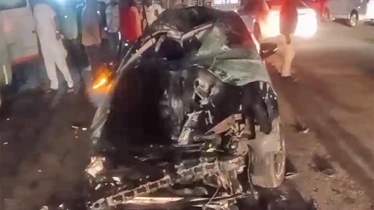 1 killed, 4 injured as car hits bike and falls off flyover in Bengaluru