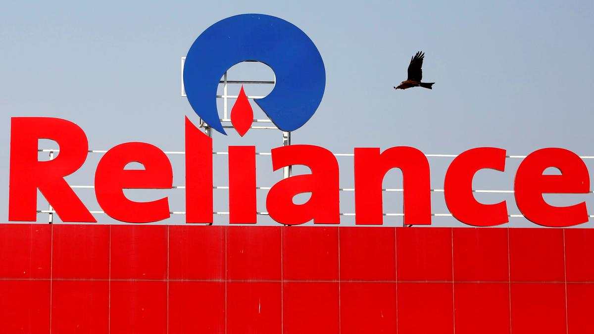 Reliance suspends gas auction after change in marketing rules