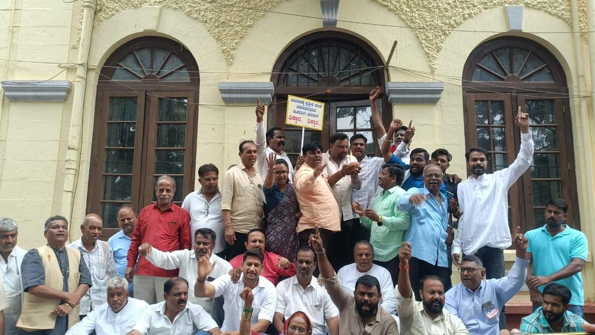 Agitators lock municipal offices as protest for Dharwad municipal corporation enters fifth day