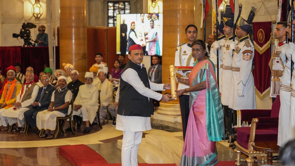 Padma awards conferred on Mulayam Singh Yadav, Mahalanabis, Sudha Murty, Keeravaani