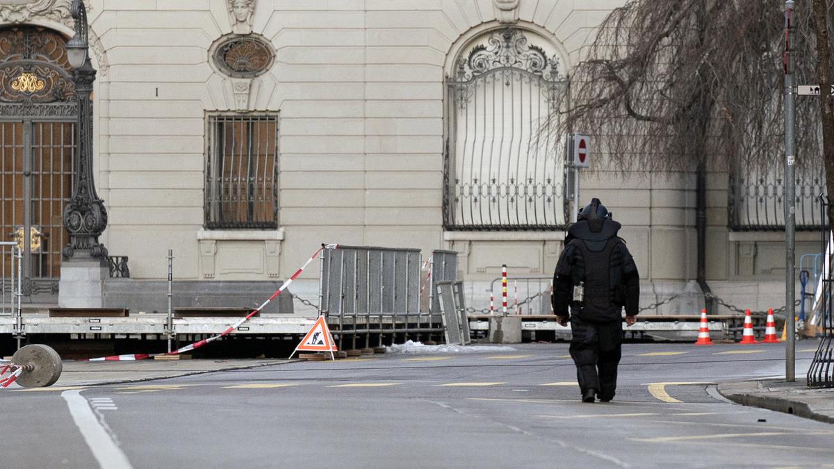 Man with explosives arrested outside Swiss Parliament
