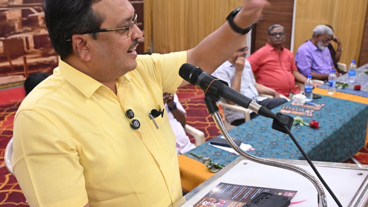 https://th-i.thgim.com/public/incoming/s7sds1/article70074358.ece/alternates/LANDSCAPE_1200/Amarnath%20Ramakrishna%20-02.jpg