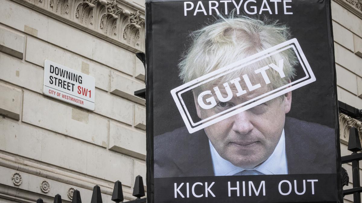 Boris Johnson apologises, rejects calls to resign amid 'partygate' fine