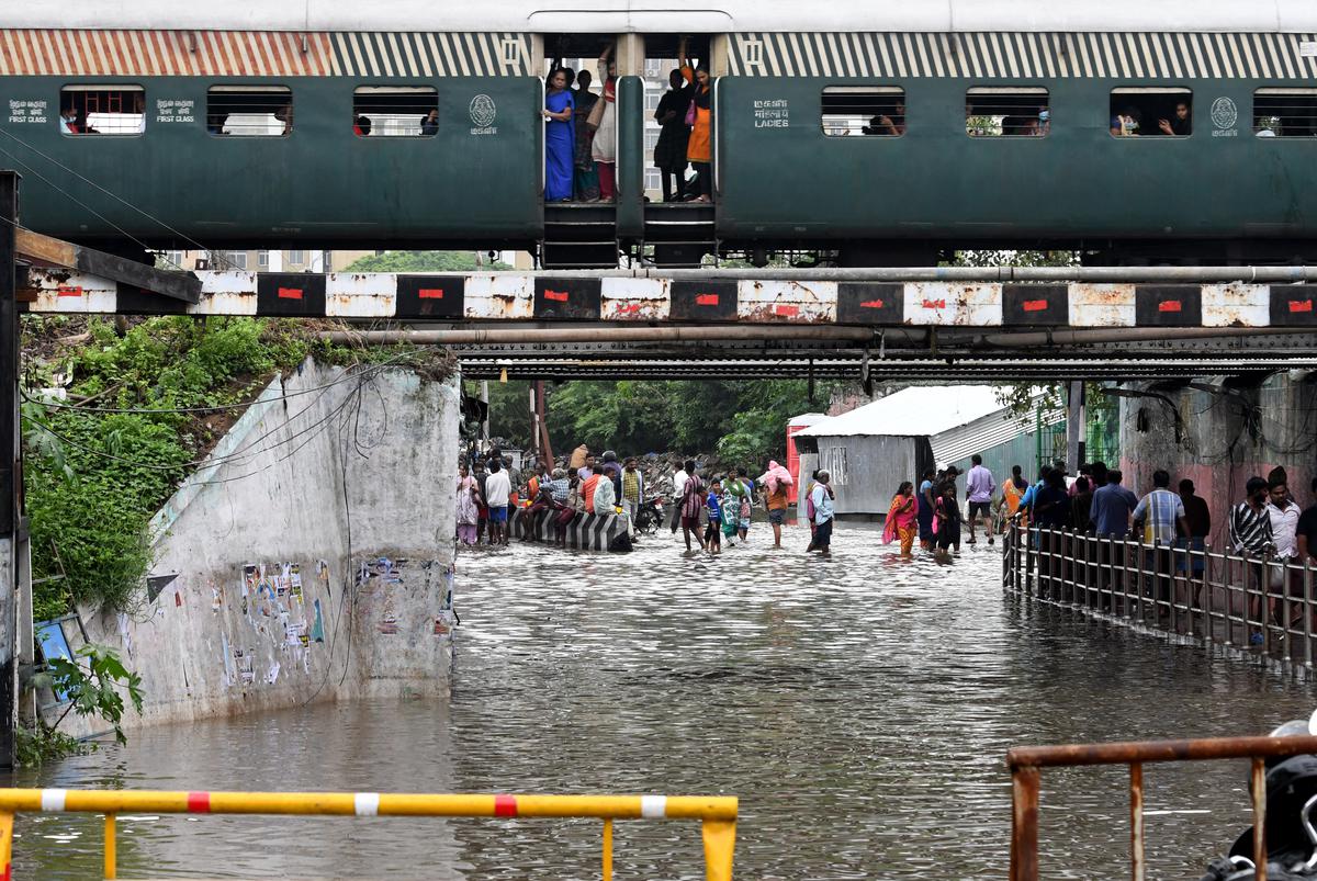 Heavy rain resulted in water logging in many roads and low-lying areas in Chennai on Wednesday. An overbridge at the Ganesapuram subway has been flooded, causing citizens distress. Heavy rain resulted in water logging in many roads and low-lying areas in Chennai on Wednesday. An overbridge at the Ganesapuram subway has been flooded, causing citizens distress.
