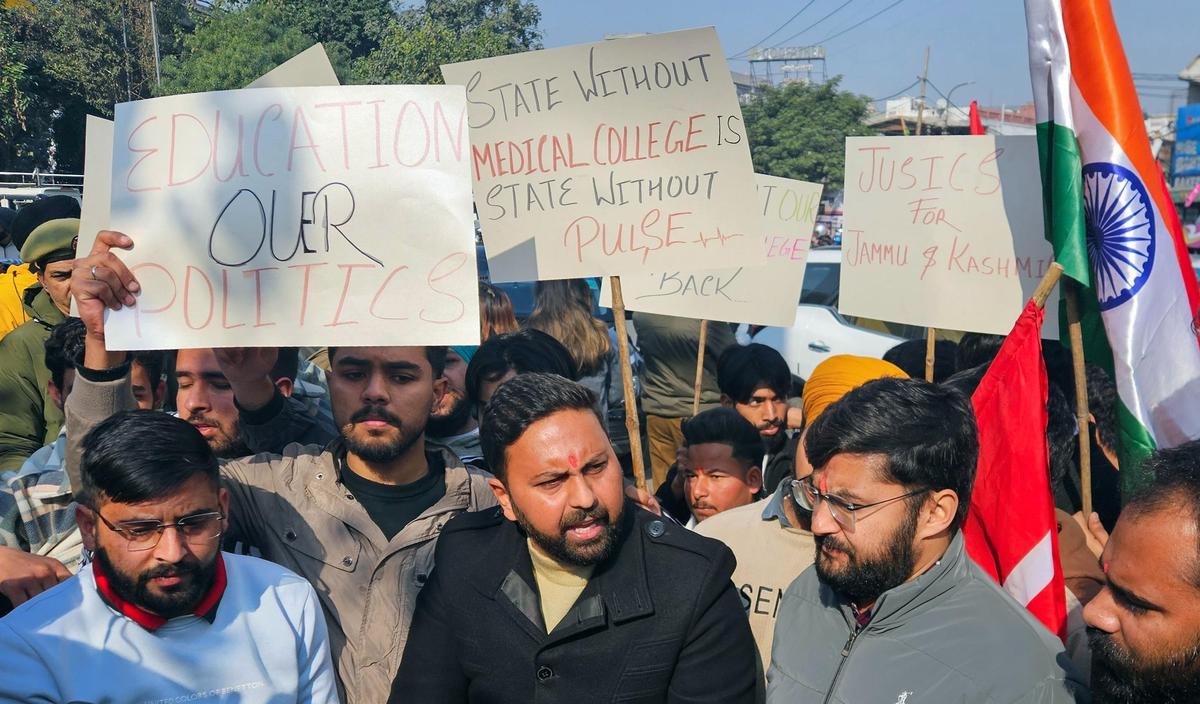 thehindu.com - Peerzada Ashiq - Students shocked over closing of Vaishno Devi medical college in Jammu over 'poor infrastructure'
