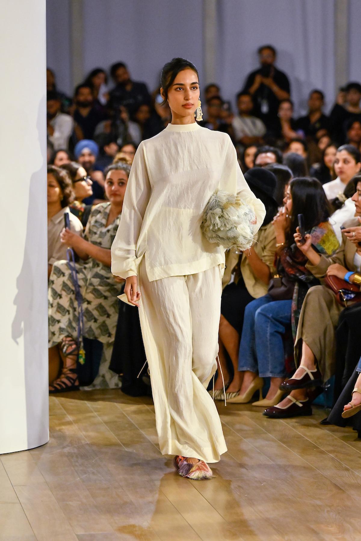 AKlOK showcase by Anamika Khanna