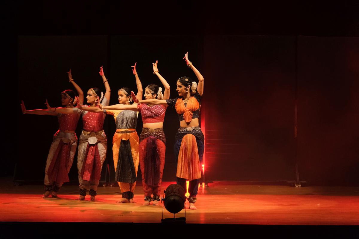 The story brings together Kaikeyi, Draupadi, Karaikal Ammaiyar and Sita.