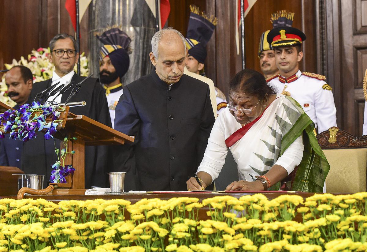 Droupadi Murmu takes oath as 15th President of India - The Hindu