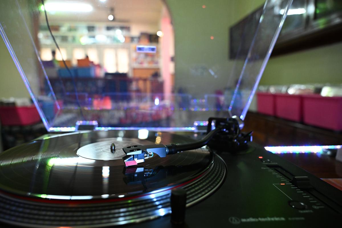 10018 20 4 2024 18 16 16 4 VINYL RECORDS 04