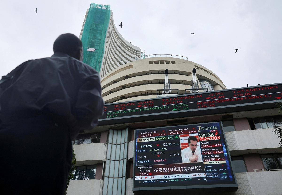 thehindu.com - Pti - Stock markets fall for second day as selling in Reliance Industries, HDFC Bank dents sentiment
