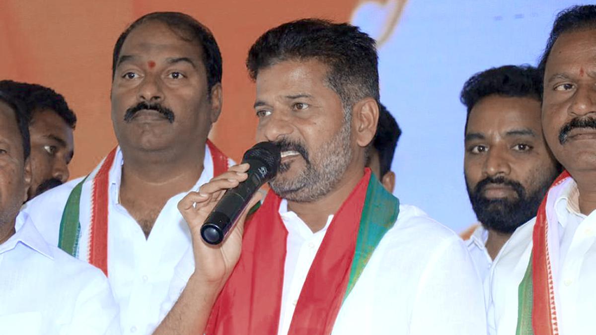 Revanth wants CM to respect High Court orders on police recruitment test questions