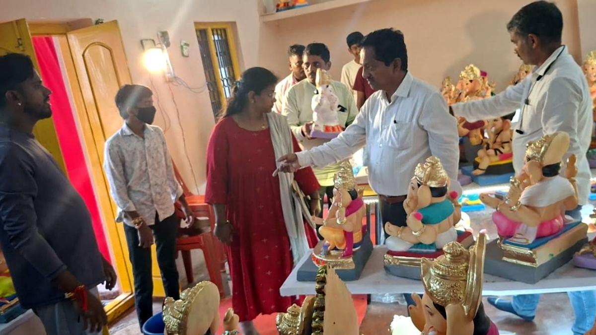 Plaster of Paris idols seized in Dharwad