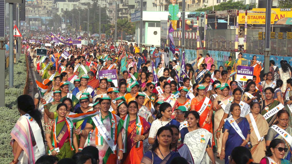 Handloom sari walk to be held in Visakhapatnam on August 4