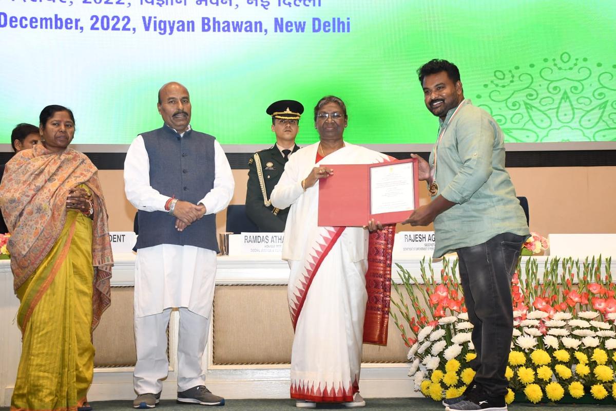 International para sportsman Thirumalai Kumar receives ‘Sreshtha Divyangjan’ award from President of India