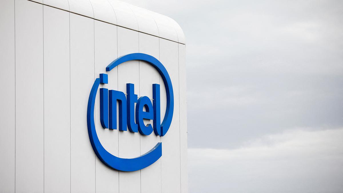 EU re-imposes $400 mln fine on Intel for abuse of market power