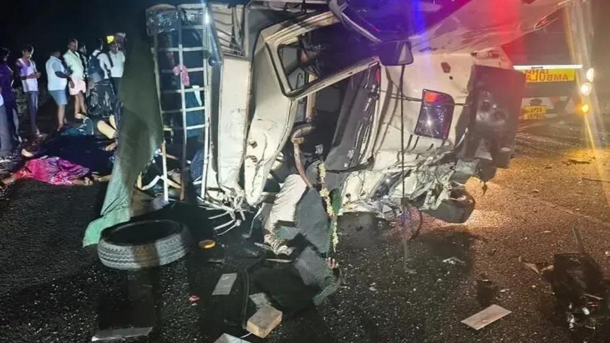 Mantralayam Road Accident Tragedy Kills Karnataka Pilgrims